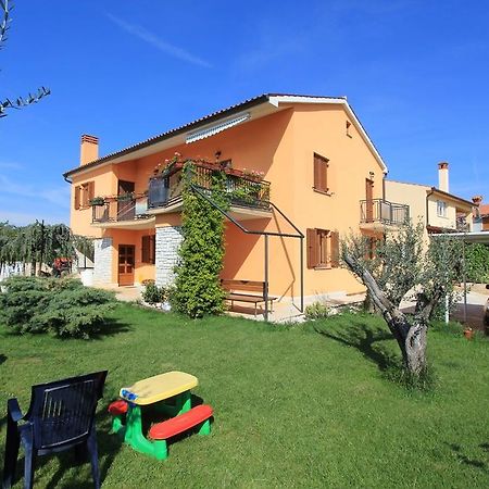 Apartment Dusanka Fažana エクステリア 写真
