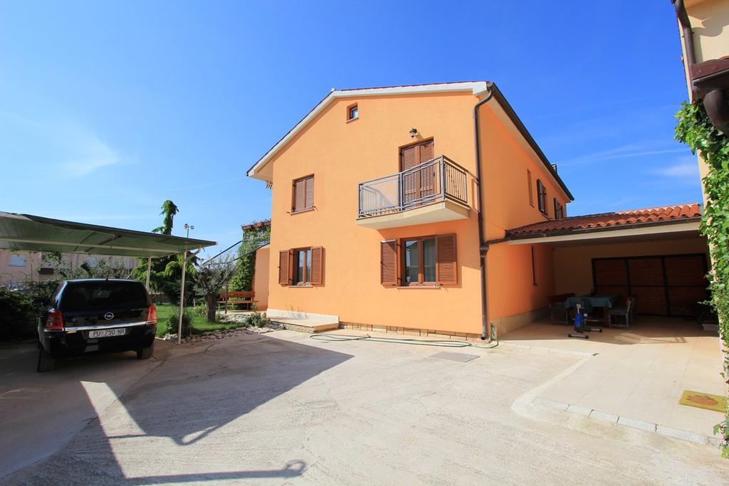 Apartment Dusanka Fažana エクステリア 写真